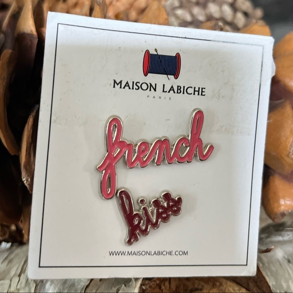 Cute FRENCH KISS pins - Picture 3 of 6